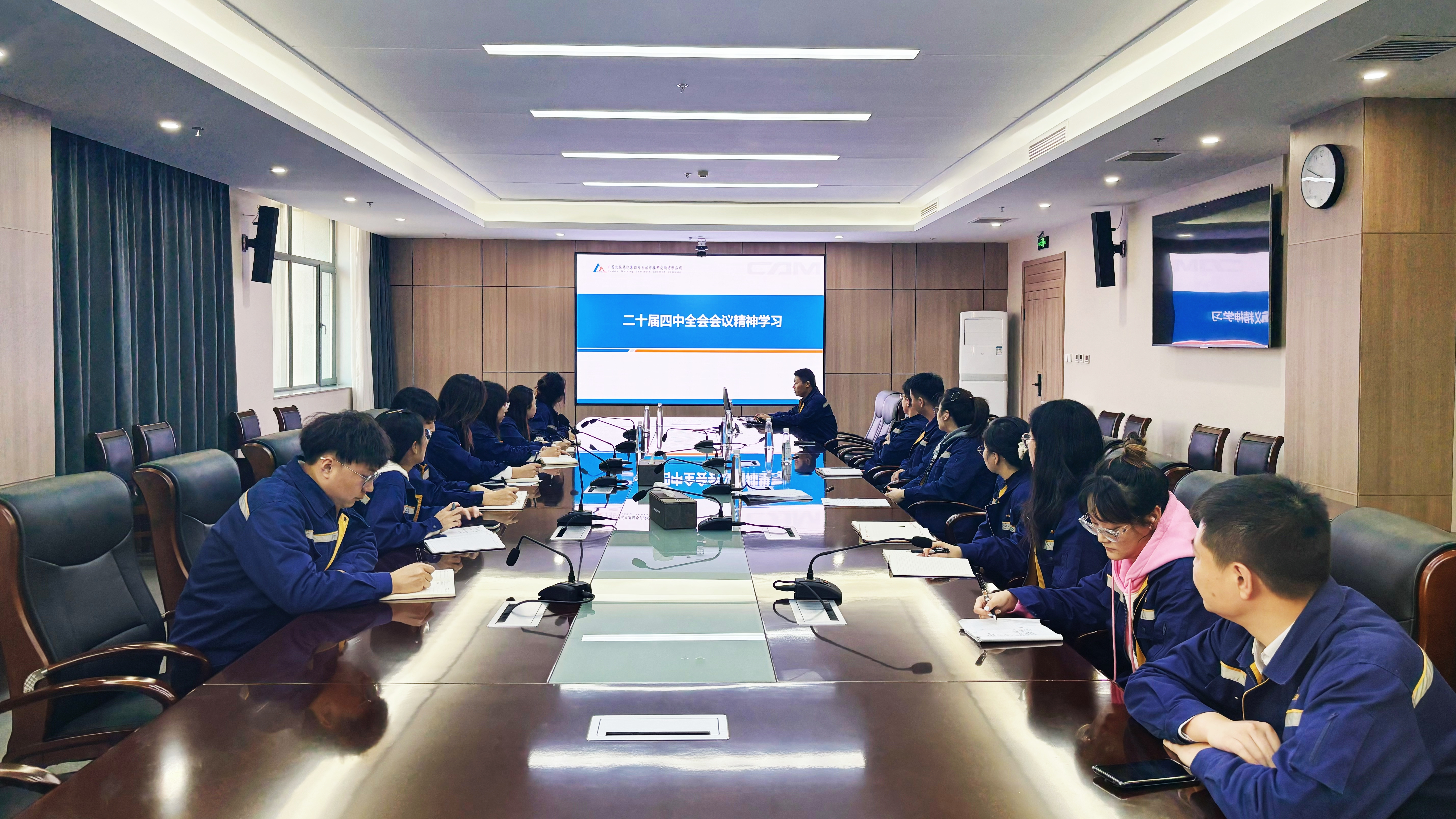 11.機(jī)關(guān)二.jpg 11.機(jī)關(guān)二.jpg